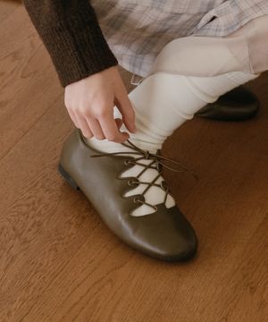 양가죽 레이스업 플랫 슈즈 58115