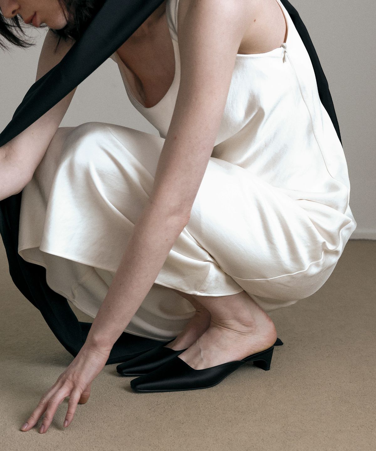에퓨레(EPURE) TIER Satin Mules (3color)