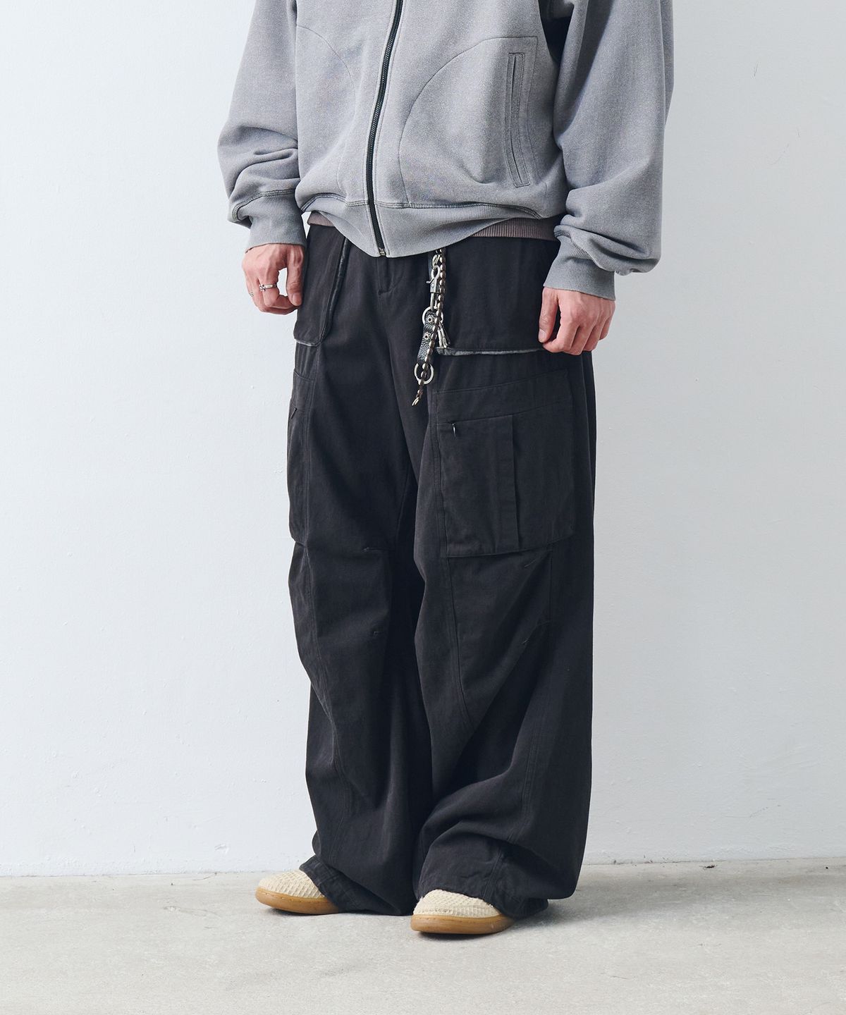 논타입(NONTYPE) PARACHUTE CONTRAST CARGO PANT (BLACK)