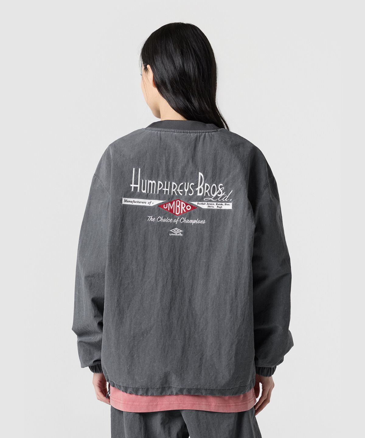 엄브로(UMBRO) HBL 엄그레이 워싱 긴팔 피스테 차콜 UR121CWT25