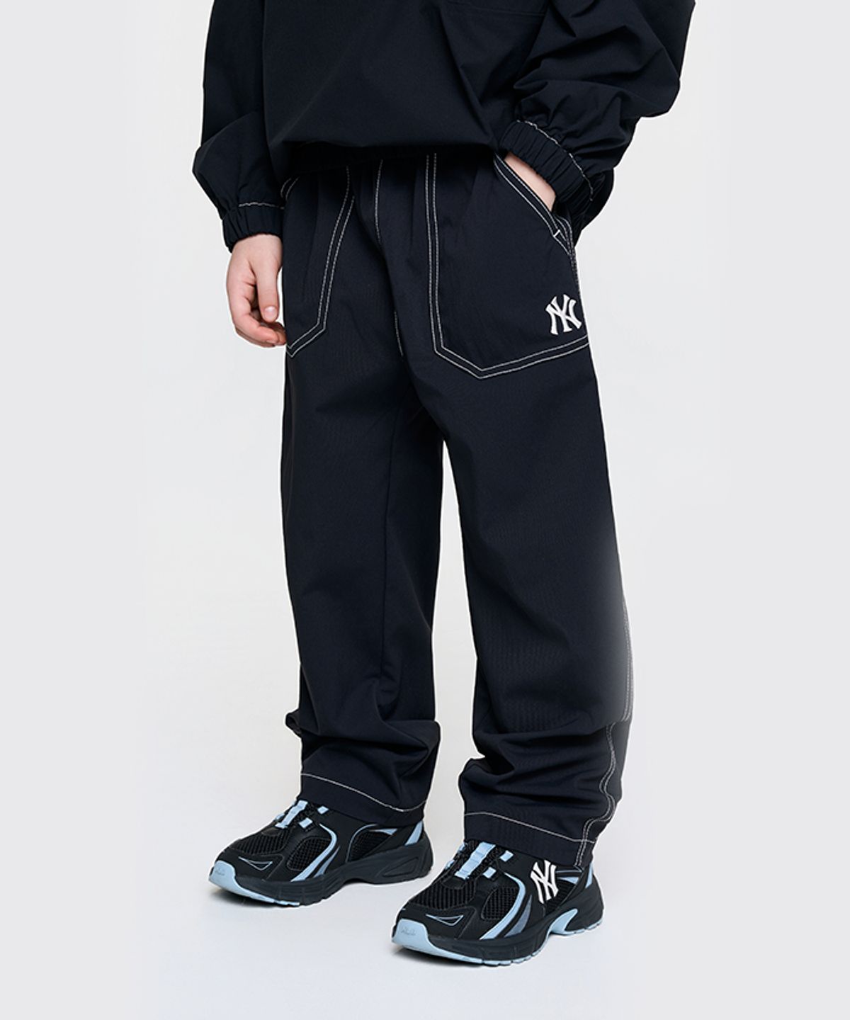 엠엘비 키즈(MLB KIDS) 아웃도어 벌룬 스티치 우븐팬츠 NY (Black)