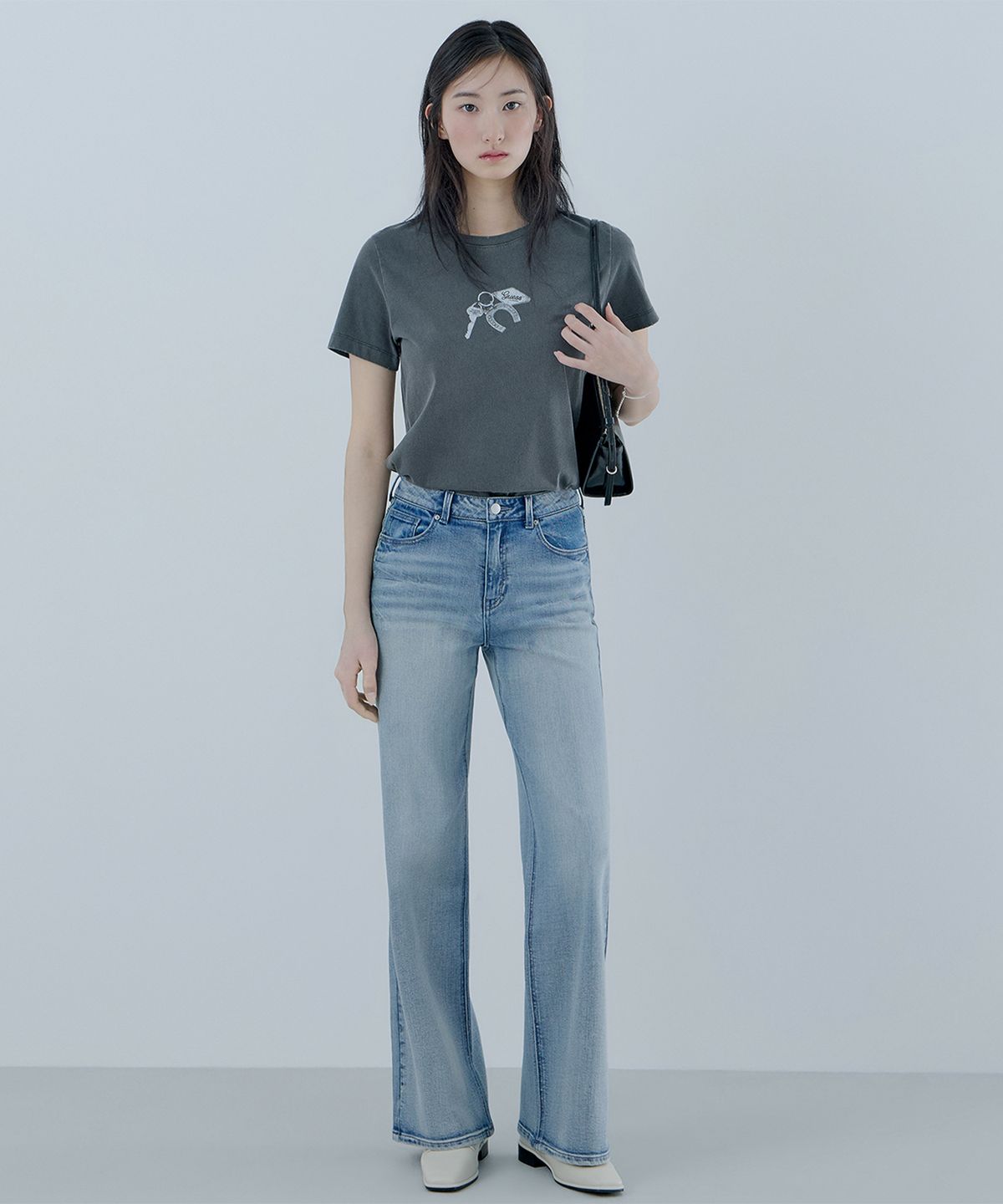 게스(GUESS) 1color MBL톤 와이드 스트레이트 데님 OQ1D5095