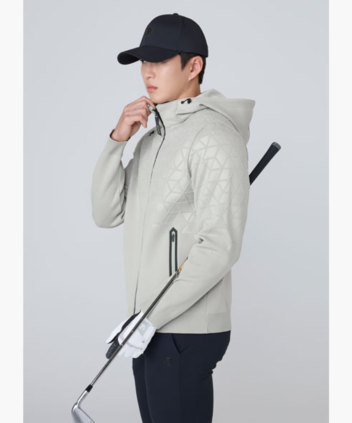 데상트 골프(DESCENTE GOLF) 남성 엔지니어드 풀집업 가디건  DR11MFKO17