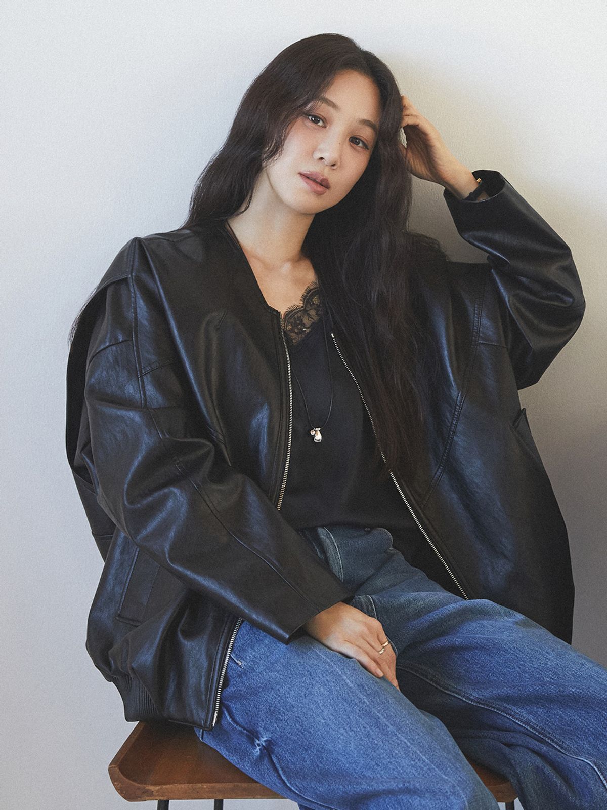 루에브르(LOEUVRE) V-neck Faux Leather Blouson Jacket SL6SM604-10