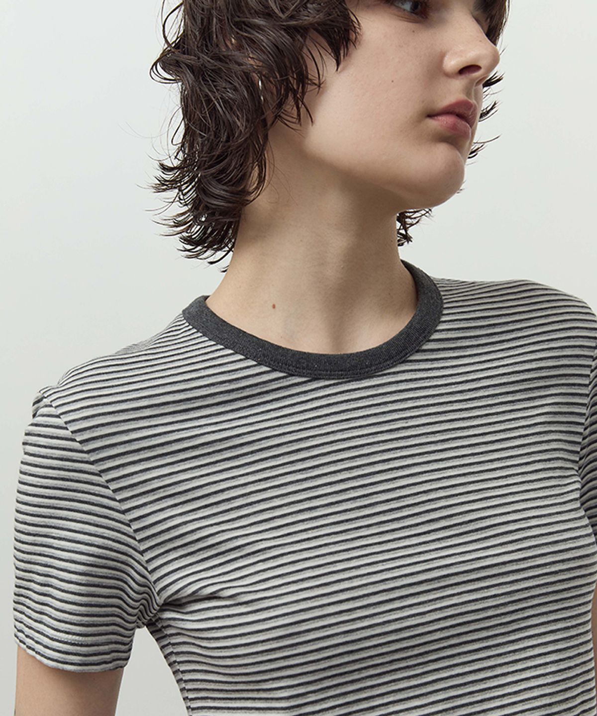 러프사이드 화이트라벨(ROUGH SIDE WHITE LABEL) Mingle Stripe T-shirt Grey