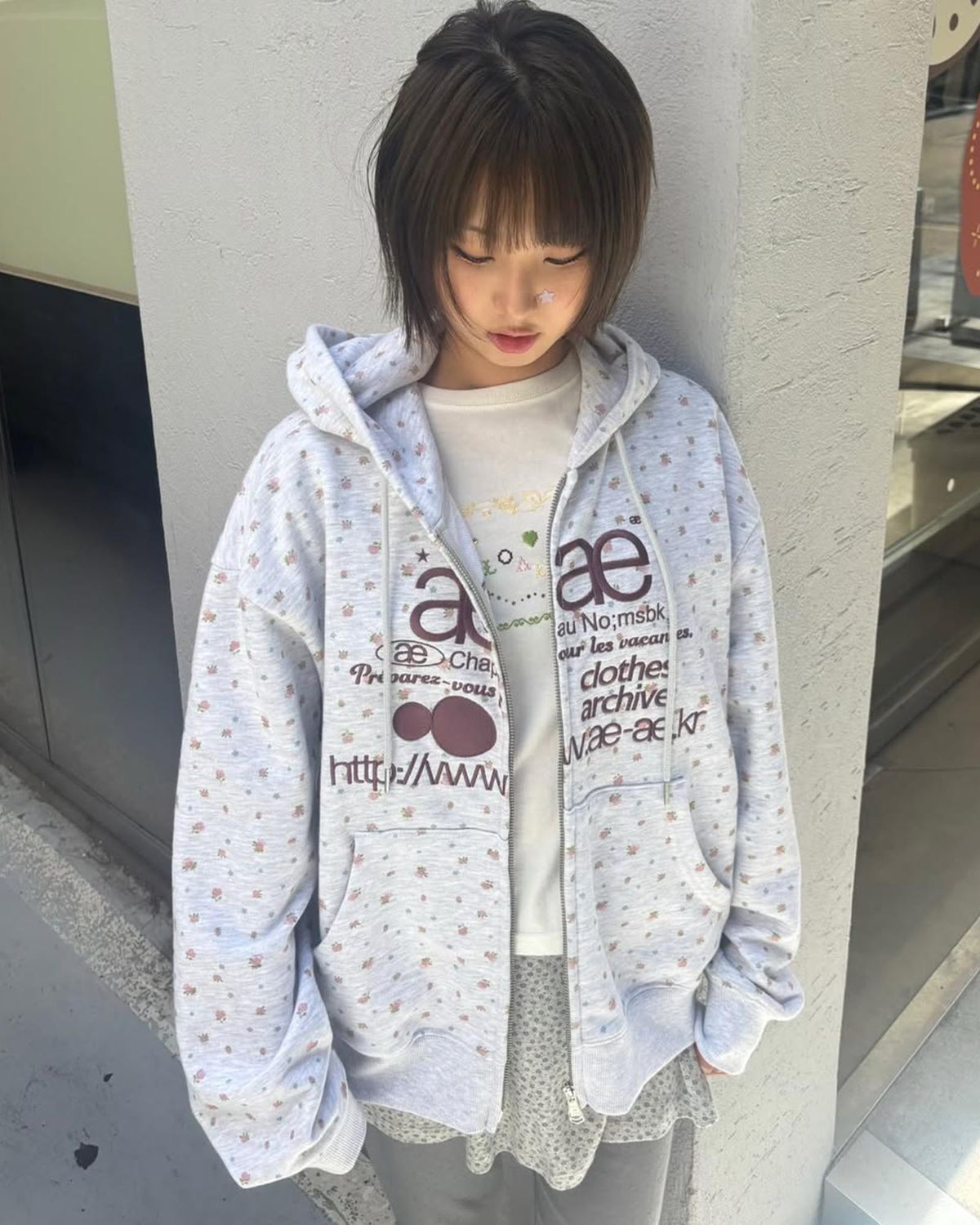 에이이에이이(AEAE) WEB LOGO FLOWER HOOD ZIP UP [PINK]
