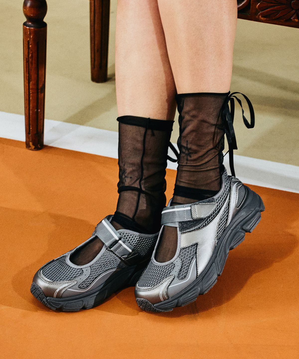 디아도라(diadora) 발레토 DARK SILVER