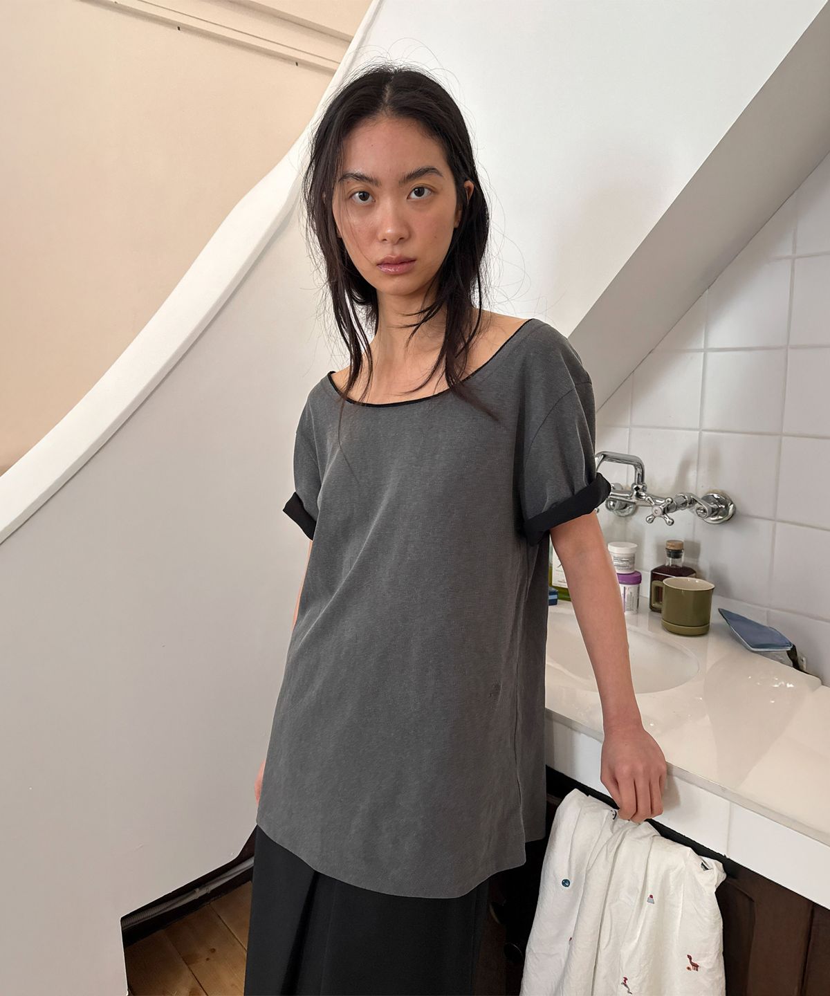 다이애그널(DIAGONAL) CUTTING LAYERED TEE (dark grey)