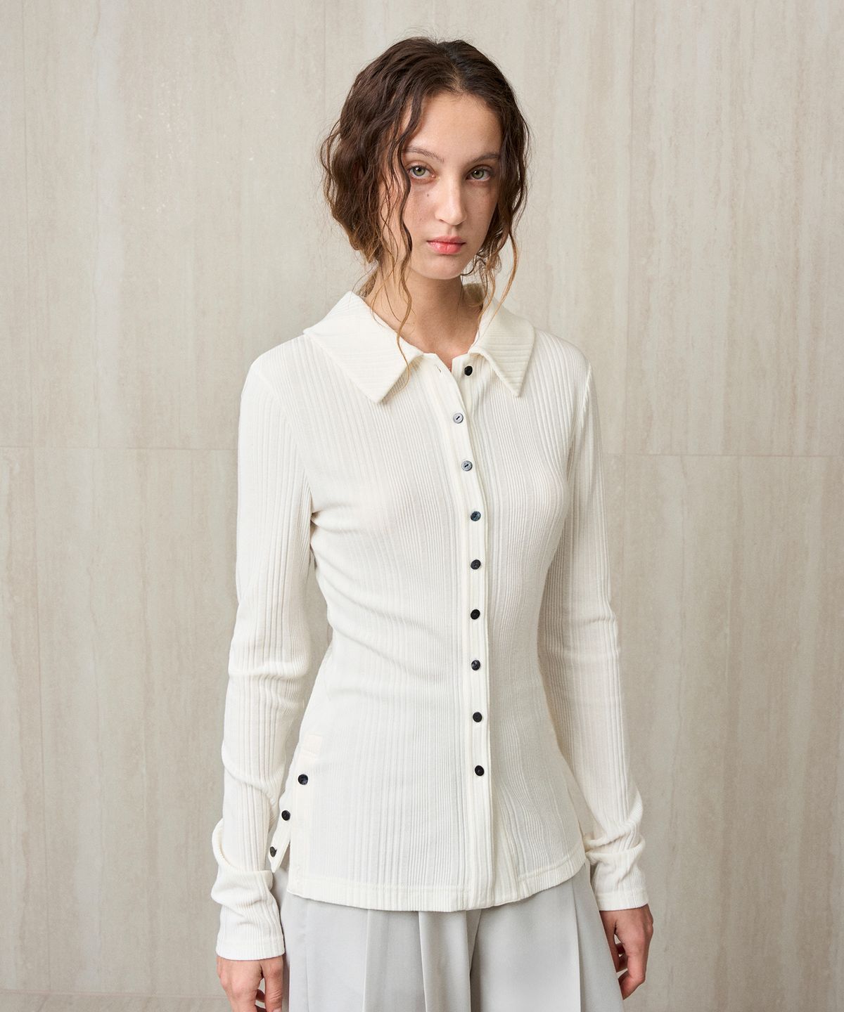 리이(RE RHEE) KNIT RIBBED SHIRT TOP IVORY