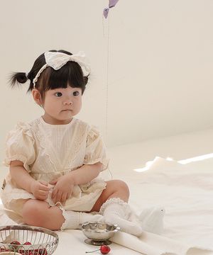 어여쁨으로 물들여진 우리아가의 오늘 - 아기 레이스 바디슈트