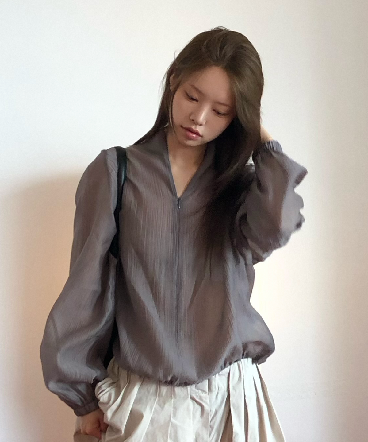 엘무드 우먼(LMOOD WOMEN) 시어 하프 집업 모브그레이