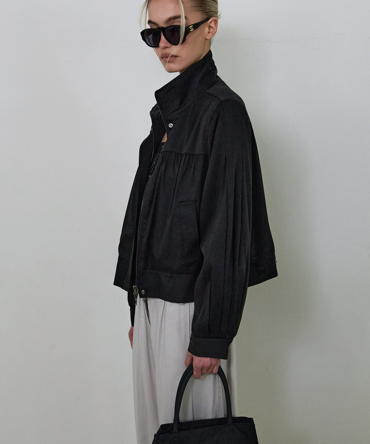 엘무드 우먼(LMOOD WOMEN) 디옹 리오셀 셔링 자켓 블랙
