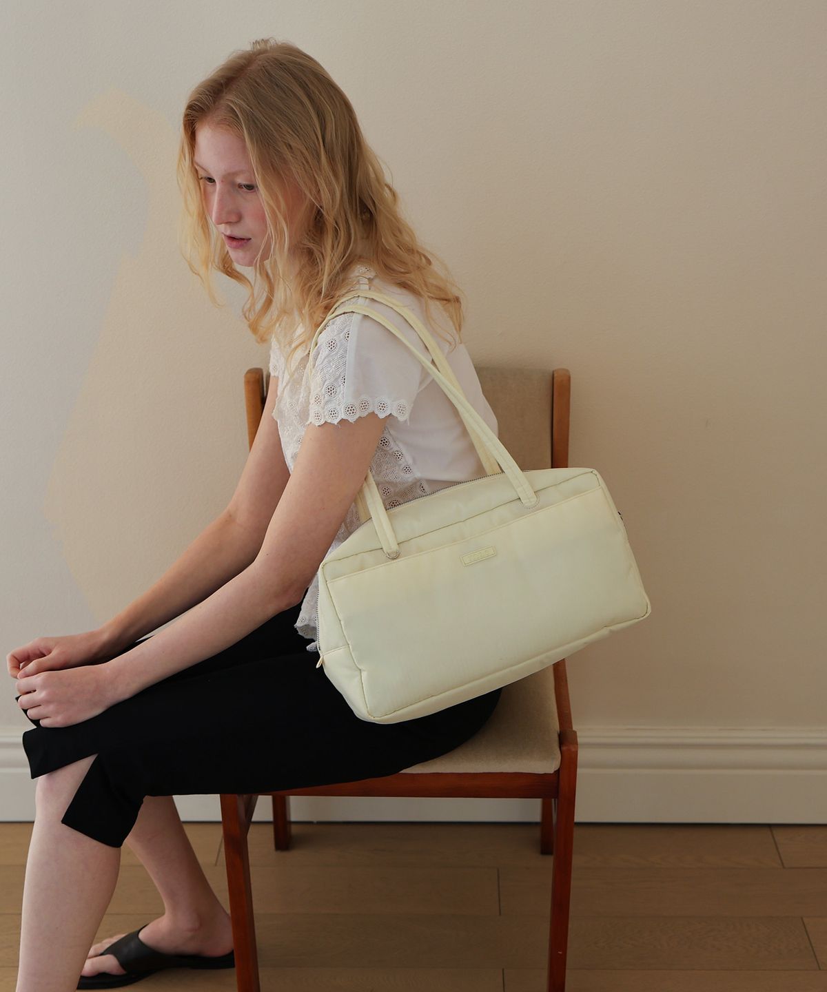 무쿠앤에보니(MUCU AND EBONY) Cozy Square Bag _ Butter