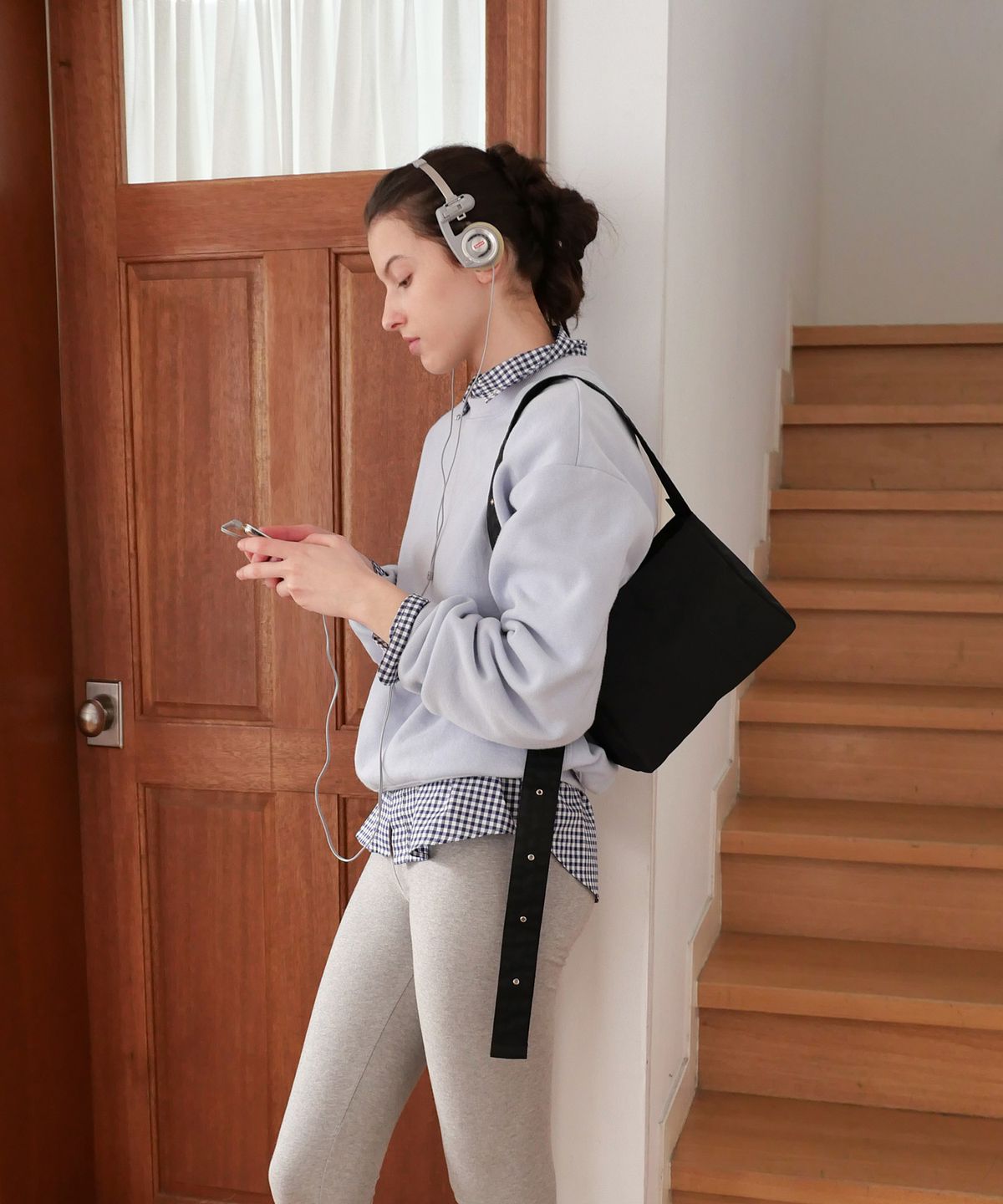 무쿠앤에보니(MUCU AND EBONY) Comfy Mini Cross Bag _ Black