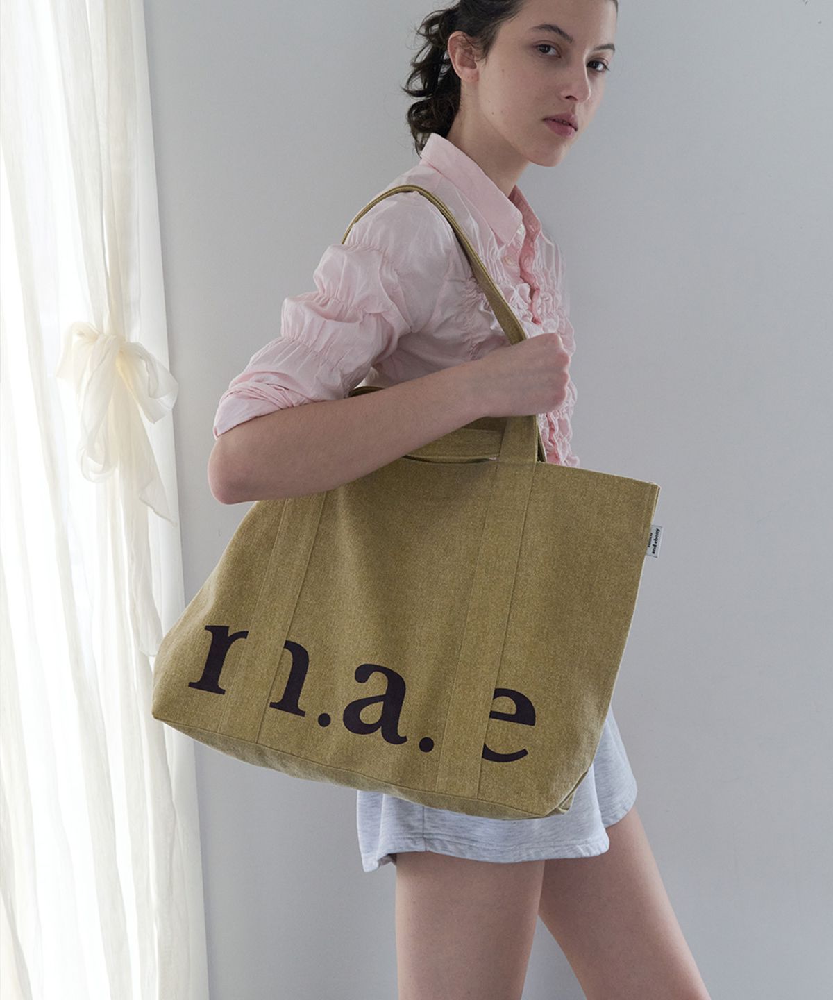 무쿠앤에보니(MUCU AND EBONY) m.a.e 2way logo Bag _ Mustard