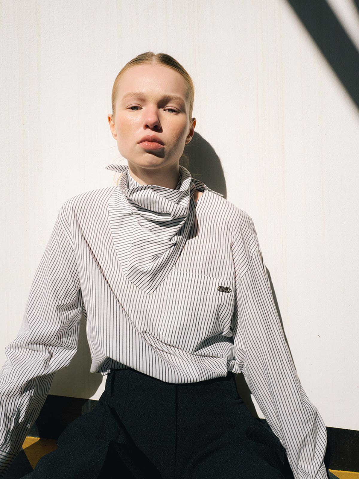 엘유브이엠(LUVM) DETACHABLE SCARF BLOUSE_STRIPED FABRIC