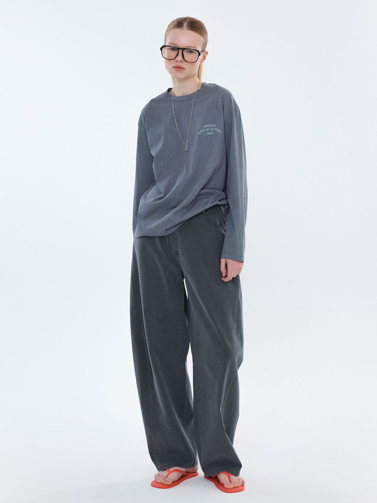 엘유브이엠(LUVM) CURVED DENIM PANTS_GRAY