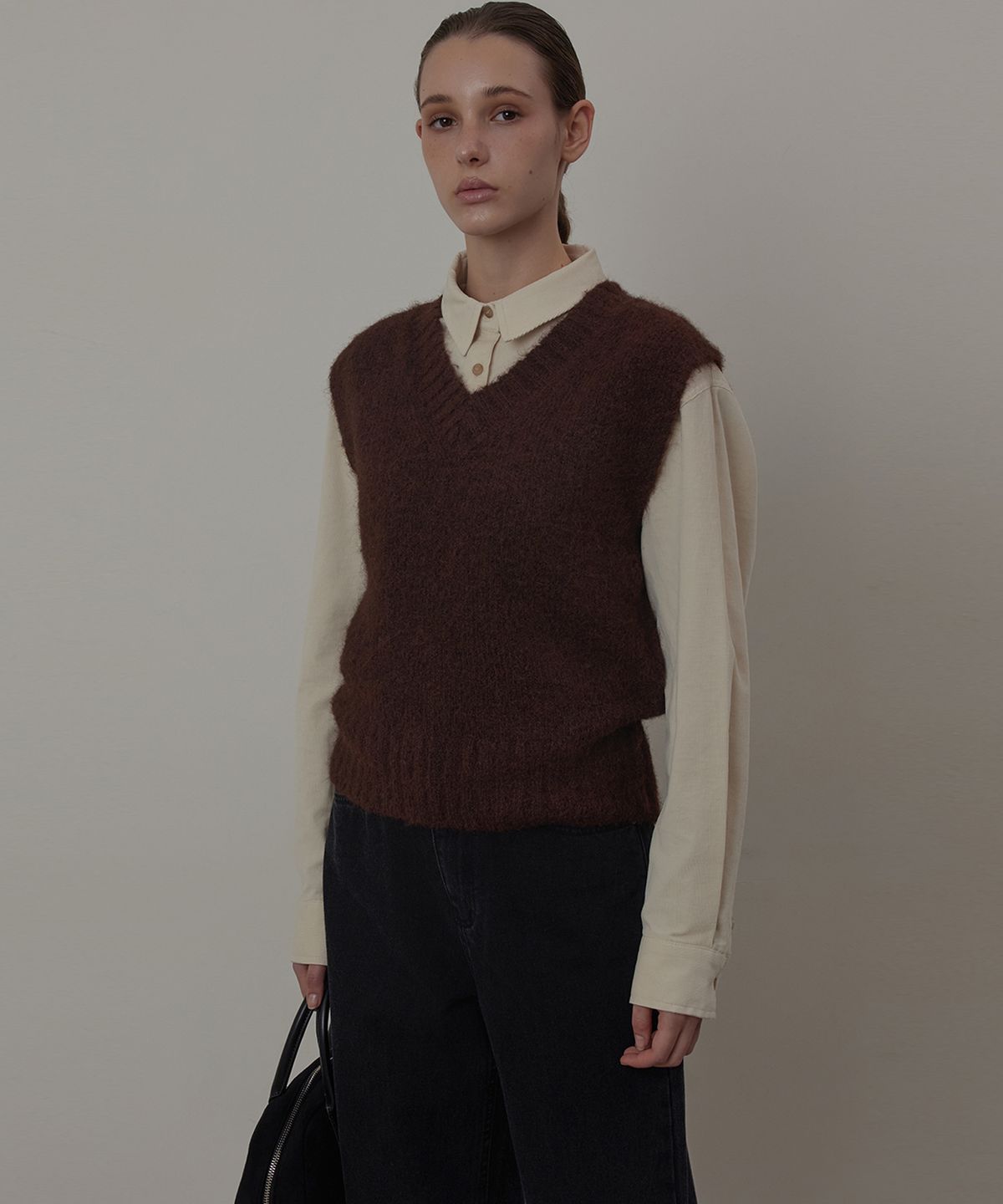 퀸스래빗(Q'SRB) Hairy V-neck Knit Vest