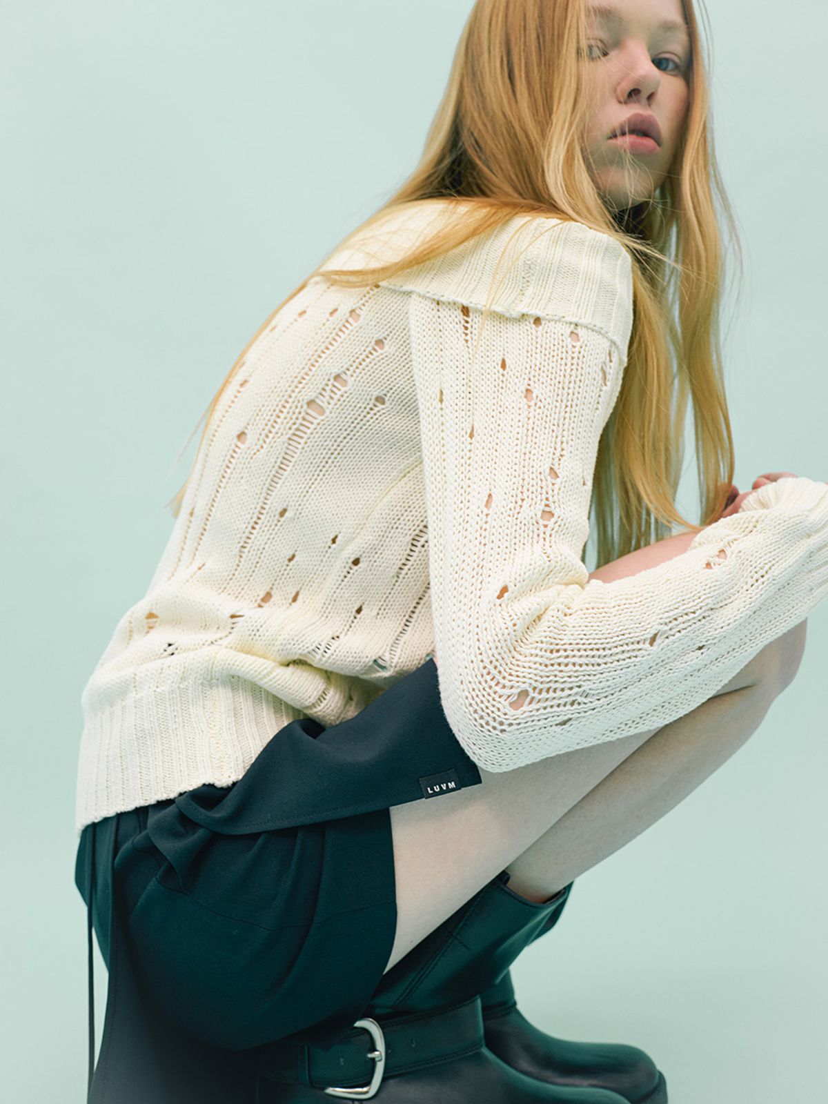 엘유브이엠(LUVM) OFF SHOULDER KNIT PULLOVER_CREAM