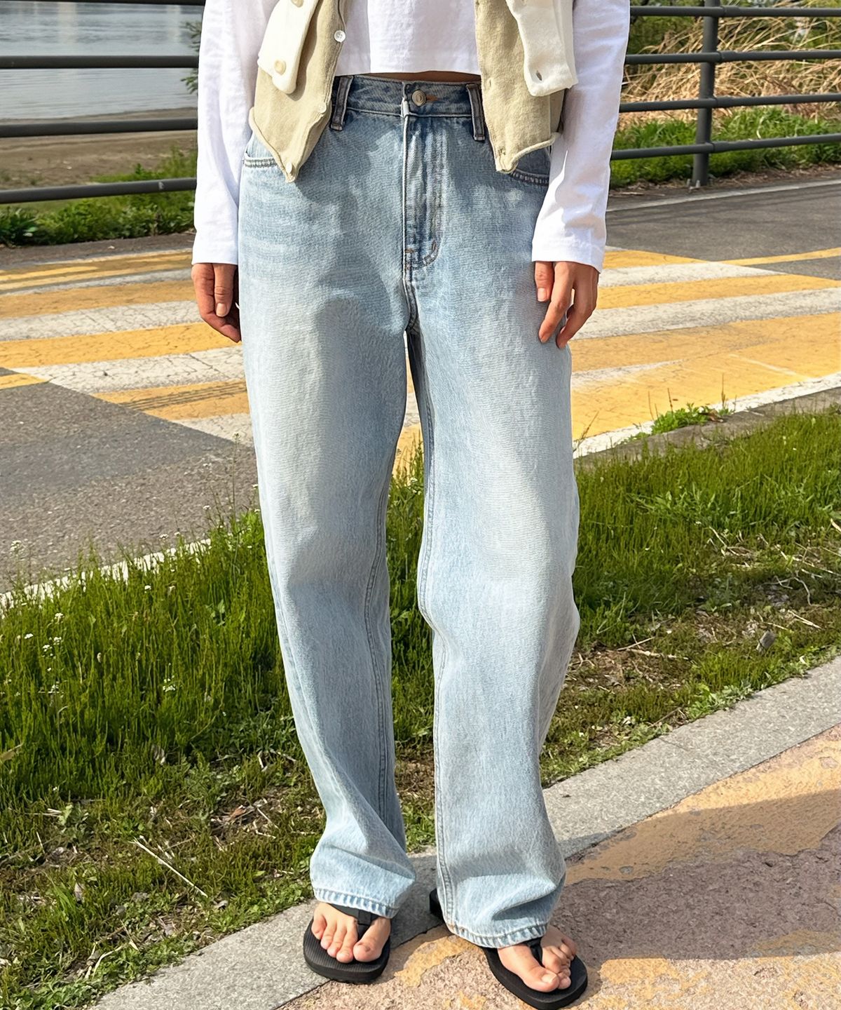 플라비즘(PLAVISM) Women PLVM Loose Fit Denim - Pale Blue