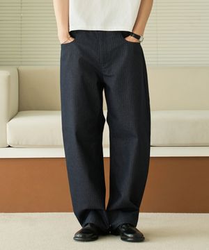 [오정규 PICK] 26 SS 세미 커브드 헤링본 데님 팬츠 (2컬러)