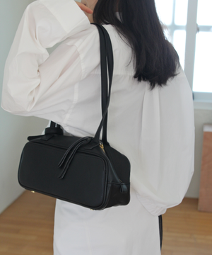Boston Shoulder Bag - BLACK