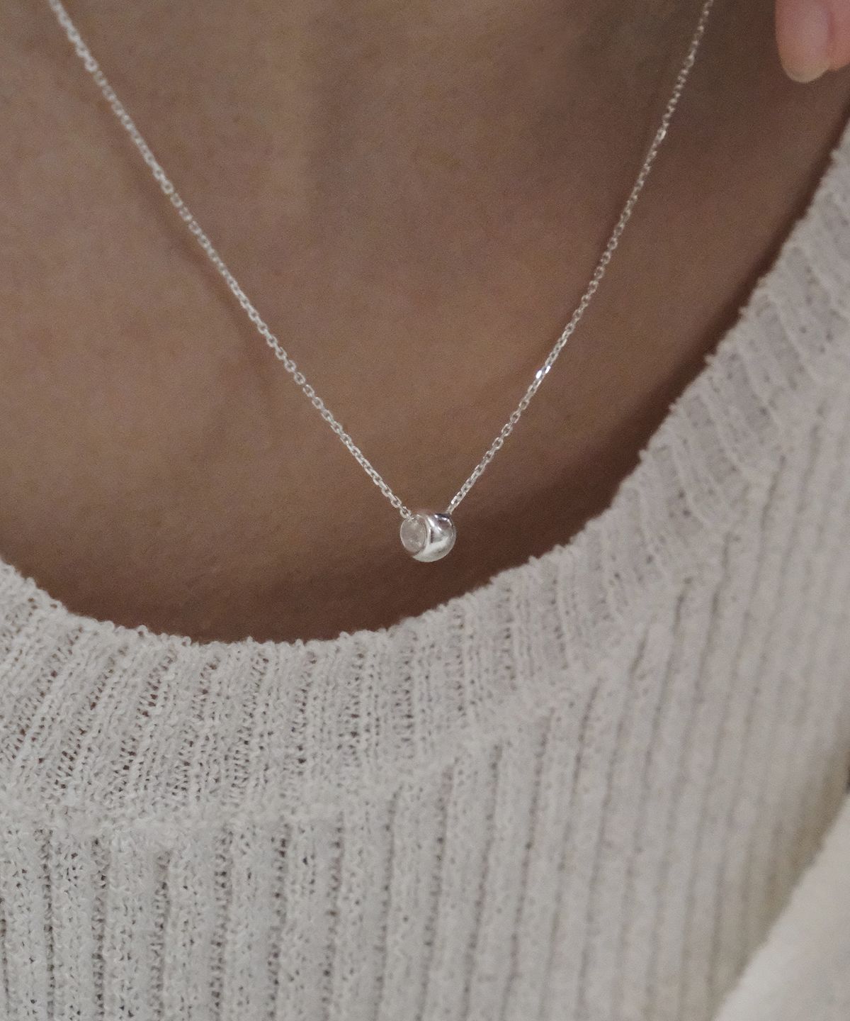 포에트리하우스(POETRYHAUS) TINY DONUT NECKLACE