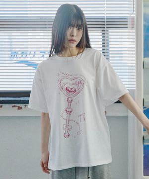 러블리 매직 완드 오버핏 반팔 티셔츠 화이트