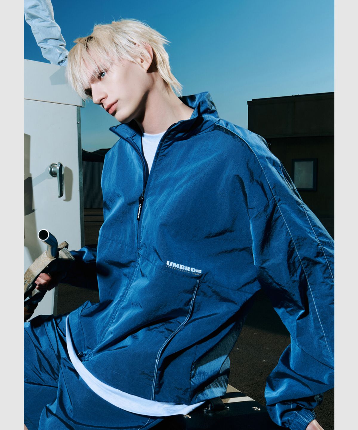 엄브로(UMBRO) 클래식 플러스 스탠넥 바람막이 자켓 블루 UR124CJK33