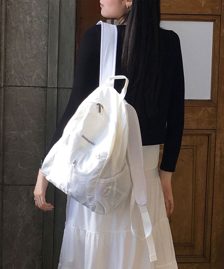 Curved shirring backpack_Cloud white