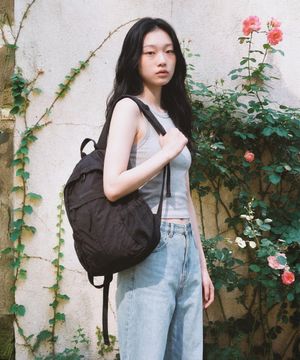 Curved shirring backpack_Black