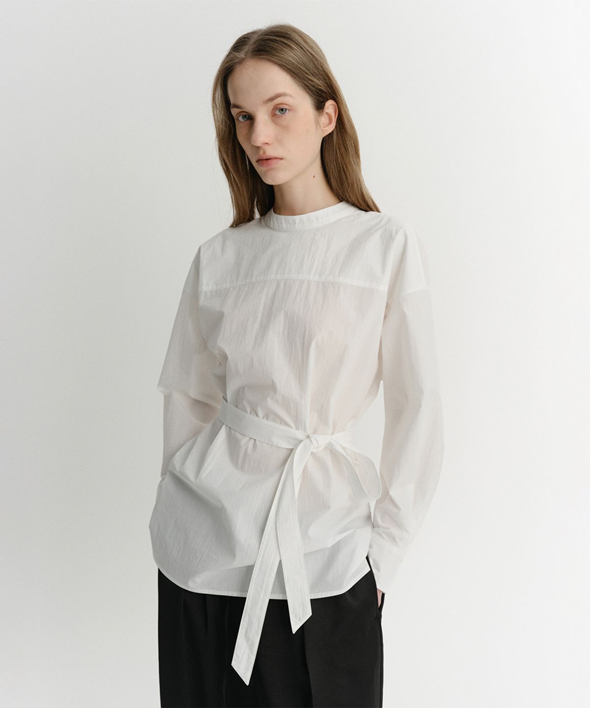이아(EAAH) MILO TIE BACK SHIRT (WHITE)