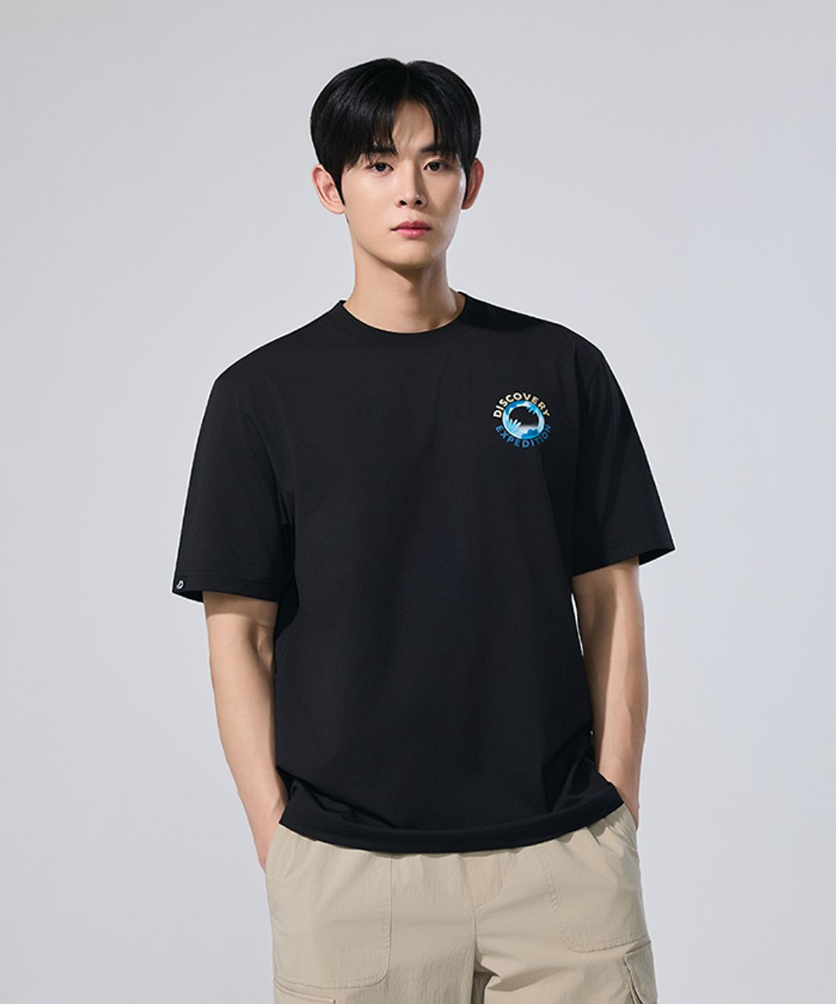 디스커버리 익스페디션(DISCOVERY EXPEDITION) 유니 스몰 리프 그래픽 반팔티셔츠 (BLACK)