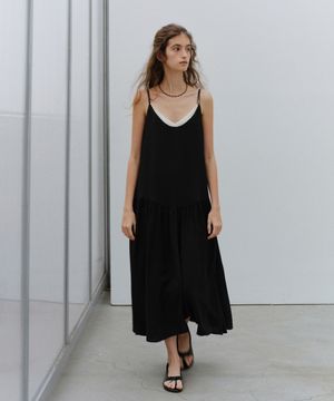 Layer sleeveless shirring dress