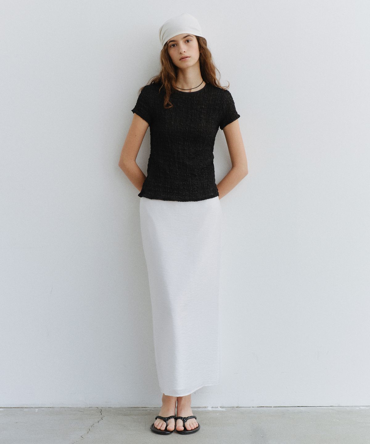 유라고(URAGO) Silk back slit long skirt