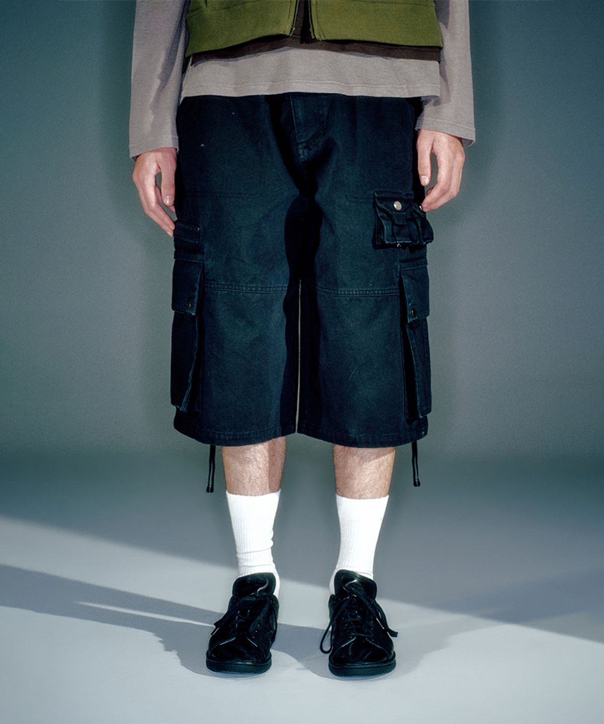 베이컨트 아카이브(VACANT ARCHIVE) (MEN) TONY CARGO BERMUDA PANTS BLACK
