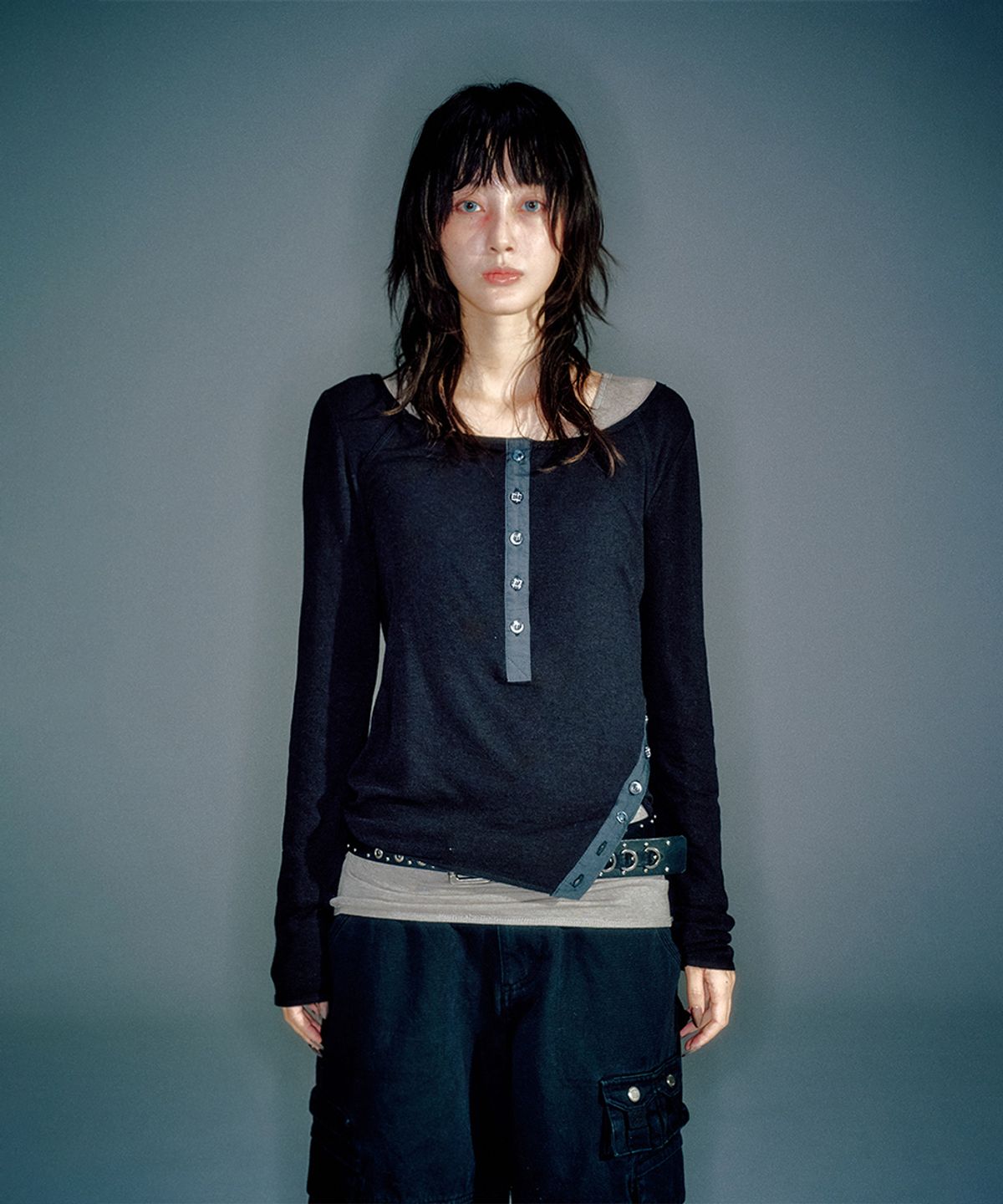 베이컨트 아카이브(VACANT ARCHIVE) LENNY HENLEY NECK LONG-SLEEVE T-SHIRT BLACK