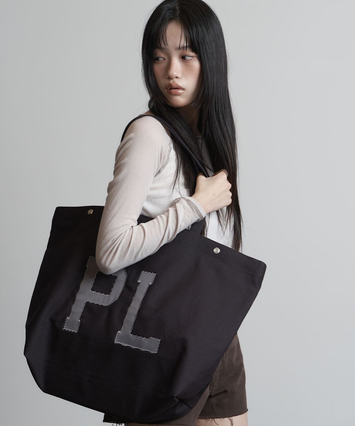 피넛루프(PEANUT LOOP) PL Applique Canvas bag Black Berry