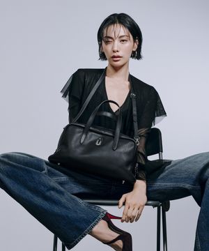 [나나 PICK] Toque Crumble Tote M (토크 크럼블 토트 미듐)_2colors