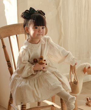 오늘 쪼꼬미에게 청순함이 찾아왔어요 - 아기 니트카라 원피스