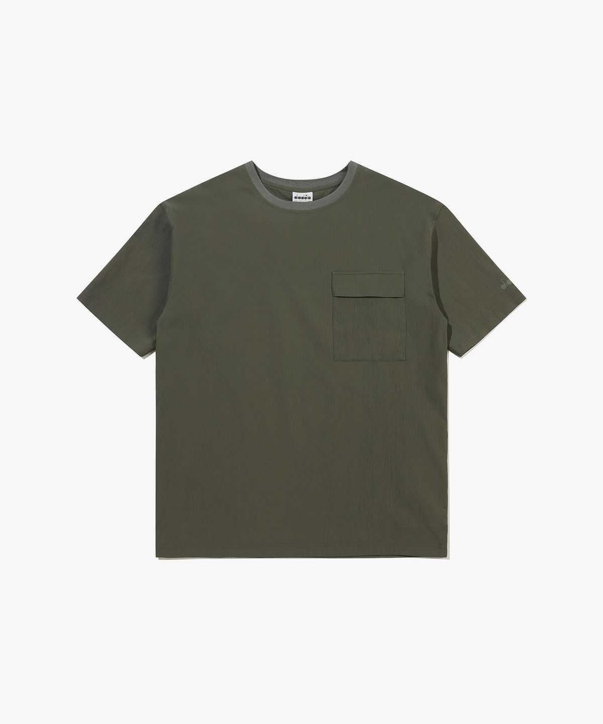 디아도라(diadora) 마이크로 플리츠 반팔 피스테 KHAKI