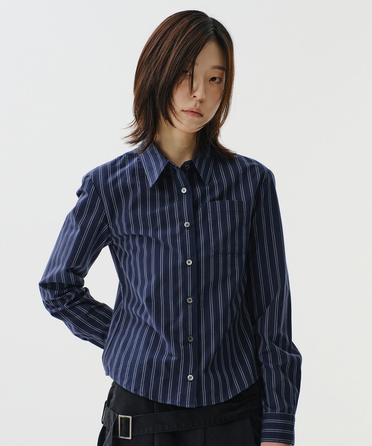다이브인 우먼(DIVEIN WOMEN) BASIC SLIM FIT SHIRTS (NAVY)