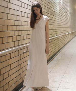 Vetiver Silky V-Neck Shirring Maxi Dress