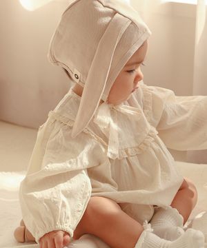 햇살아래 청순함이 반짝이는 우리 아가 - 아기 봄 바디슈트