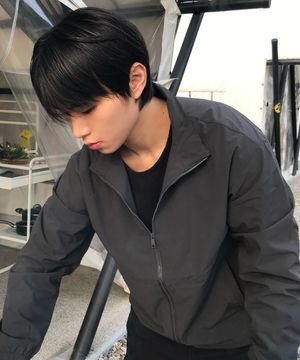 하이넥 경량 세미 오버핏 바람막이 - 2color