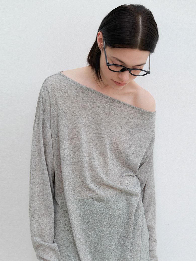 AN OVER FIT ONE SHOULDER TEE (T-7174)