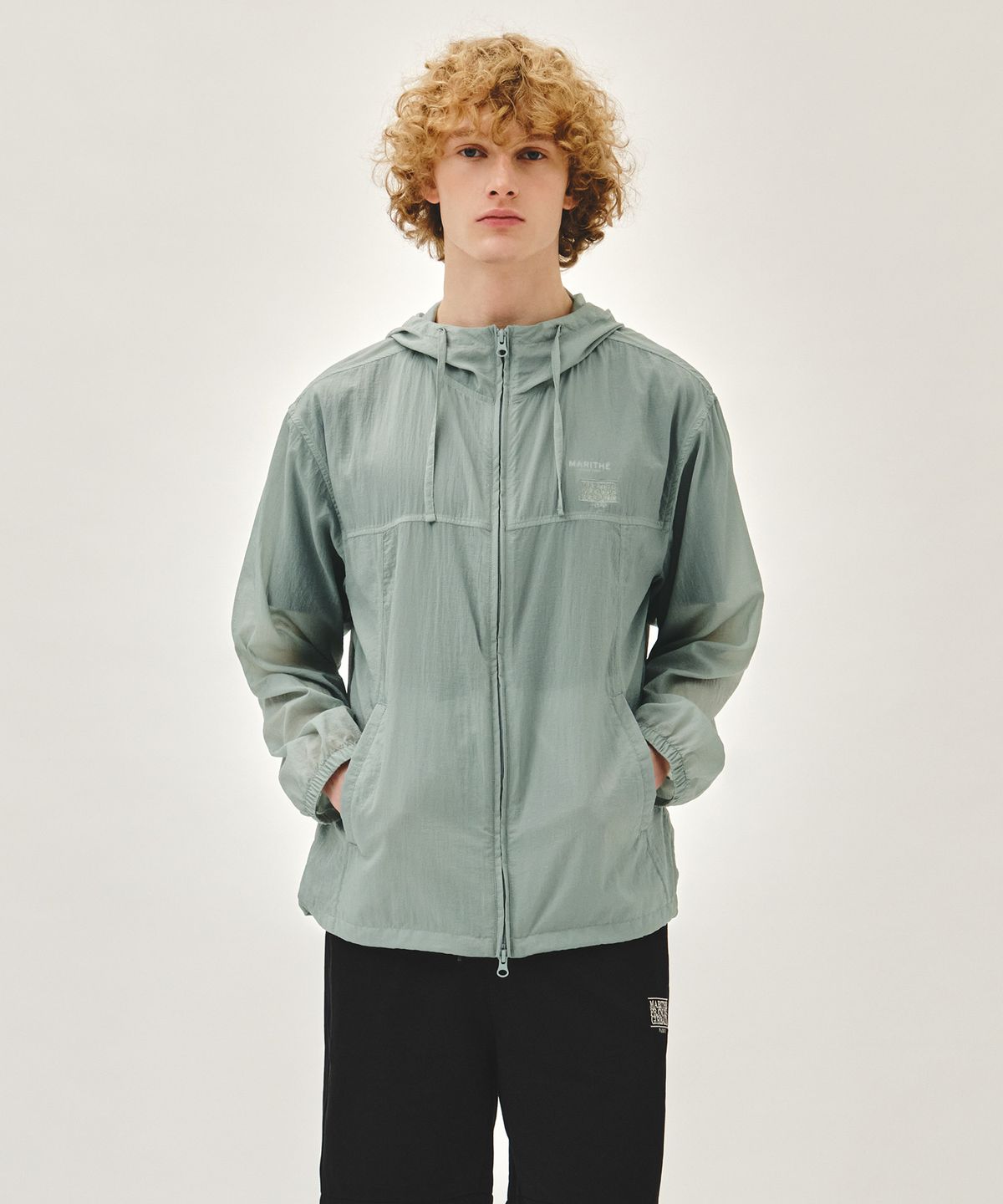 마리떼 프랑소와 저버(MARITHÉ + FRANҪOIS GIRBAUD) HOODED PACKABLE NYLON JACKET mint gray