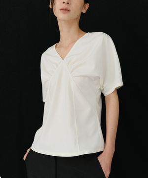 ANN LINE SHIRRING TOP (IVORY)