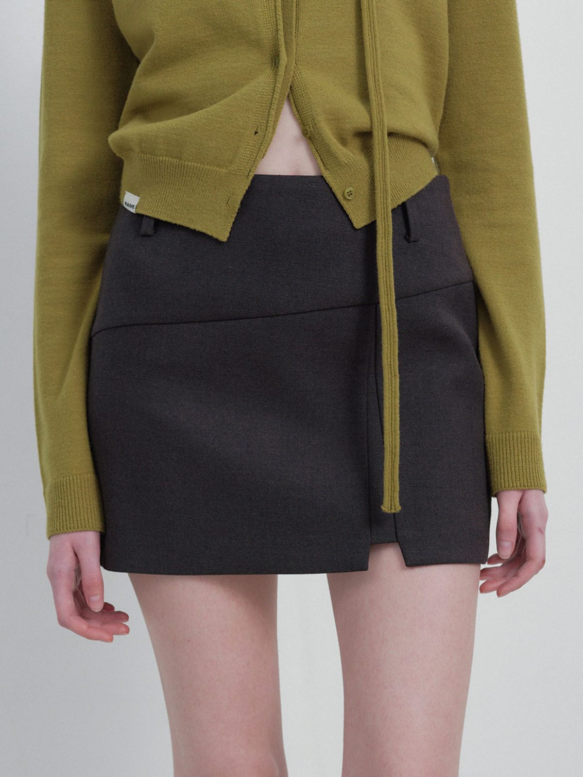 레이브(RAIVE) Slit Detail Mini Skirt VW6SS200_2color