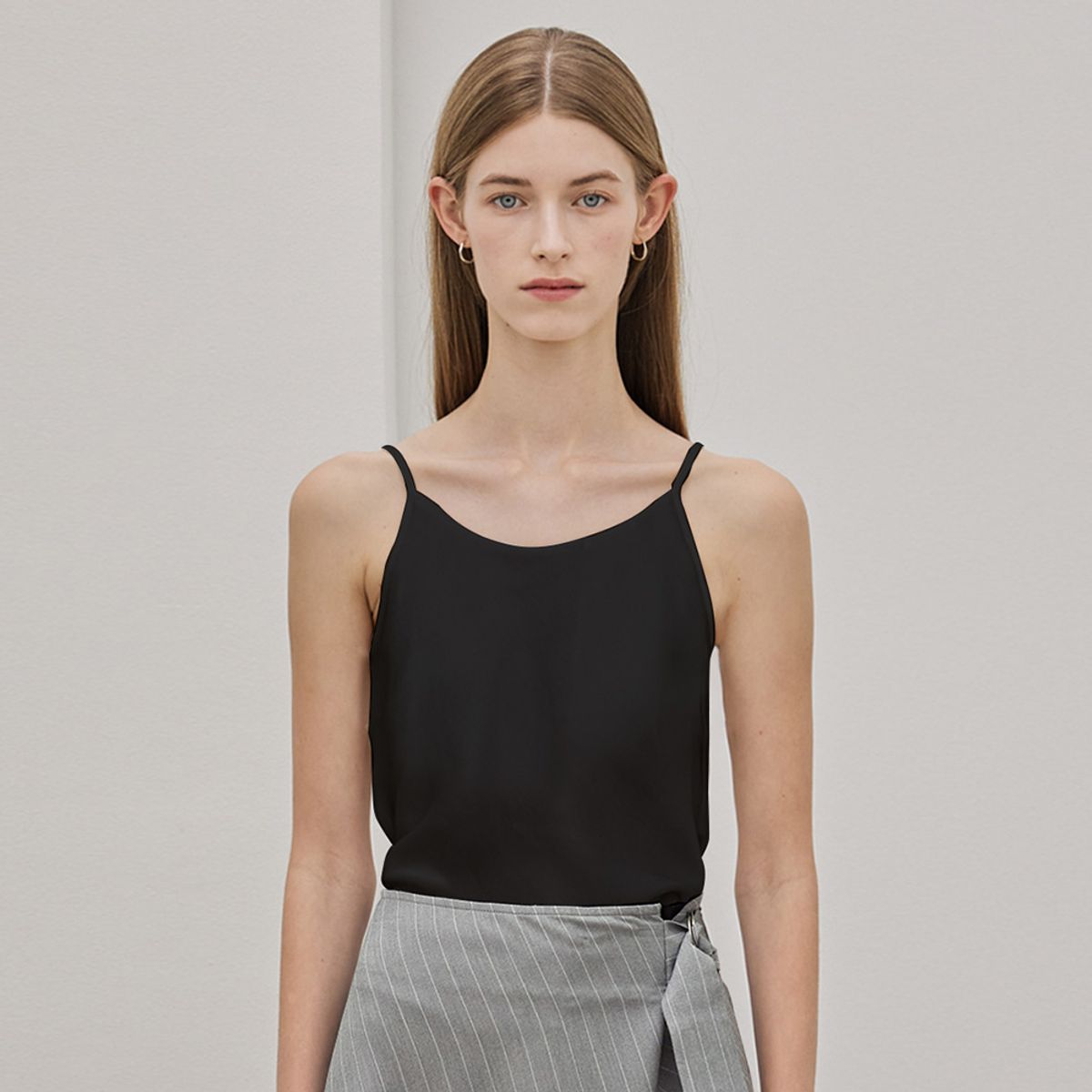 히이크(HYYK) U-neck Sleeveless top_Black